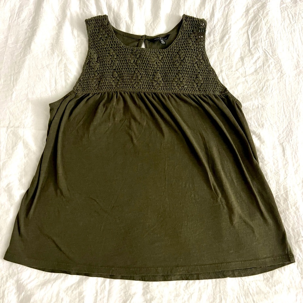 Hunter Green Lucky Brand Sleeveless Flowy Top 🌻